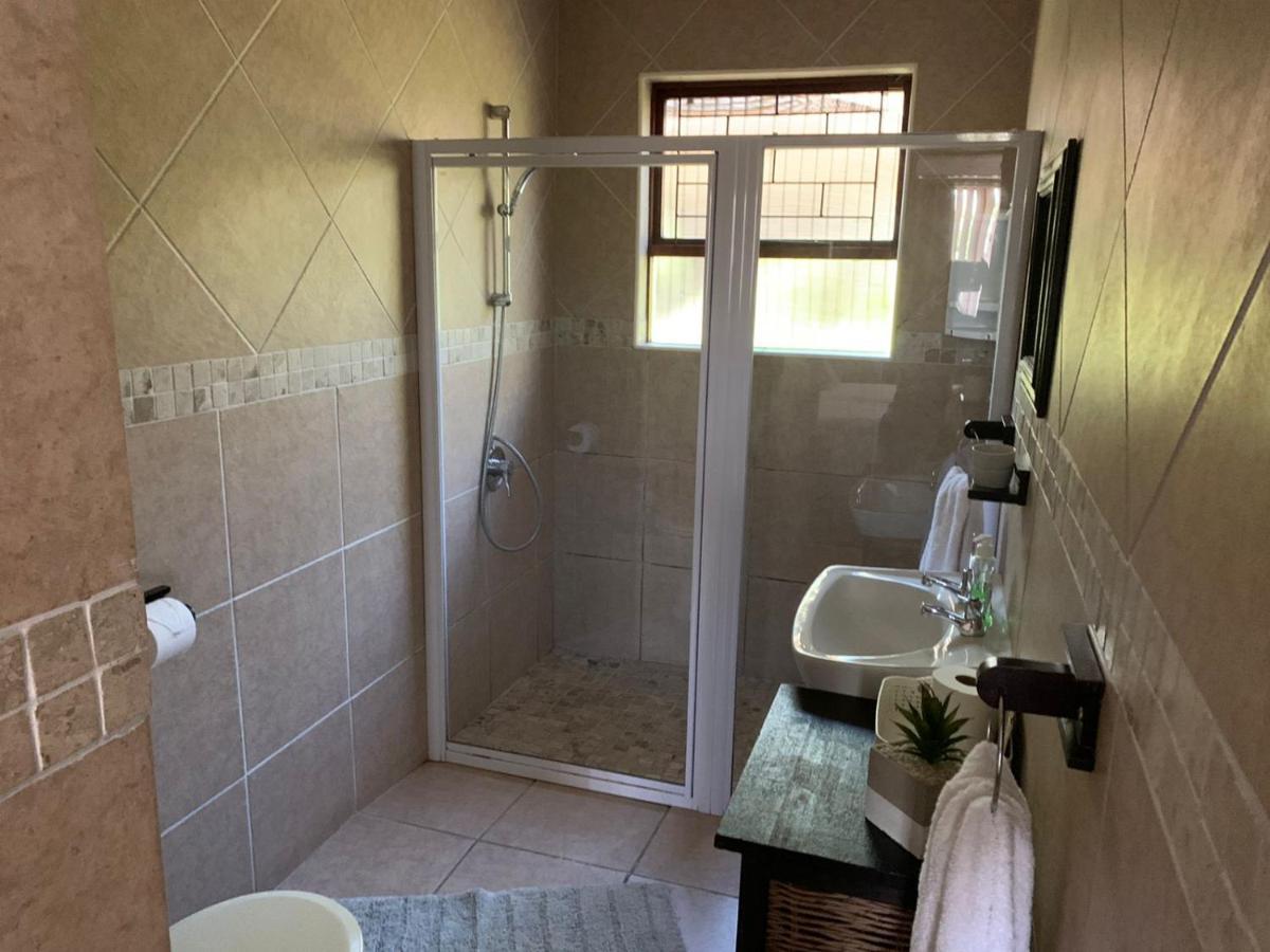 Villa Mariss Guesthouse Kraaifontein Exterior photo